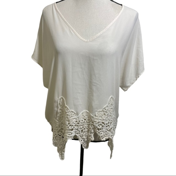 Astr womens blouse crochet bottom short sleeve cream color size medium - Picture 3 of 9